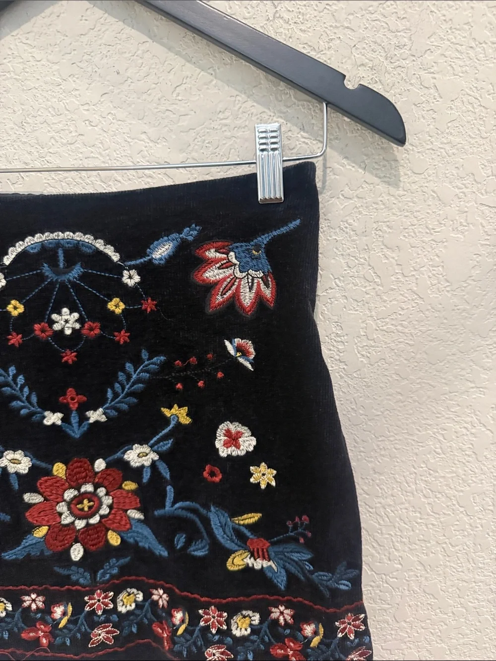 Embroidered Black Floral Mini Skirt Miami M